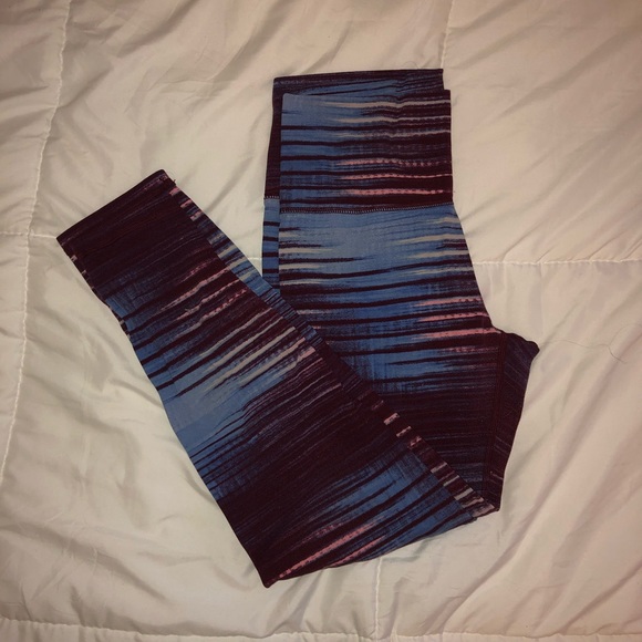 aerie Pants - Aerie Play pattern leggings